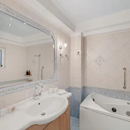 Marine Luxury Kalamata